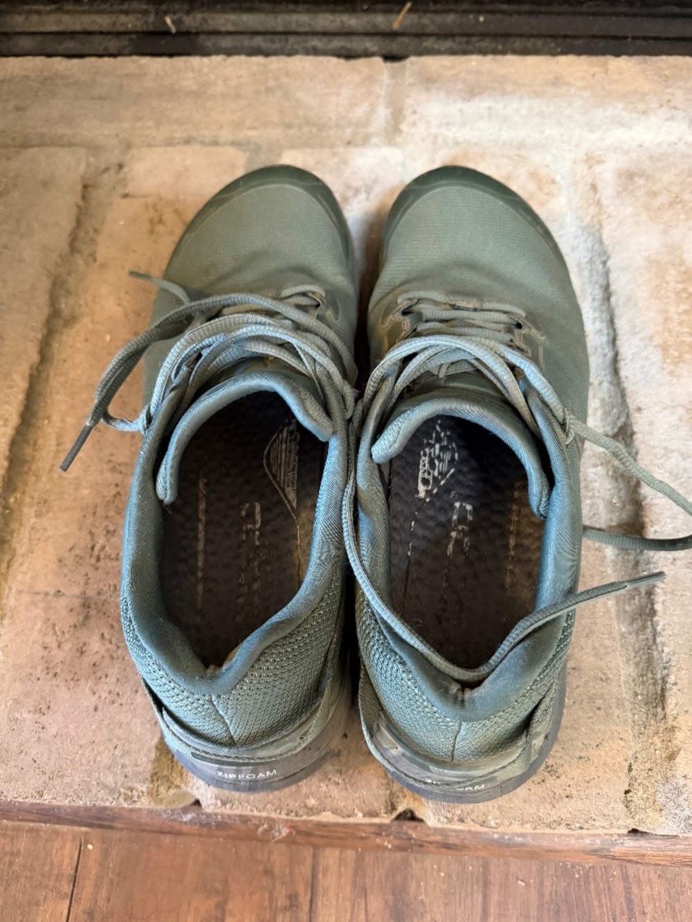 TOPO TRAVERSE Men's slightly used size 9-1/2